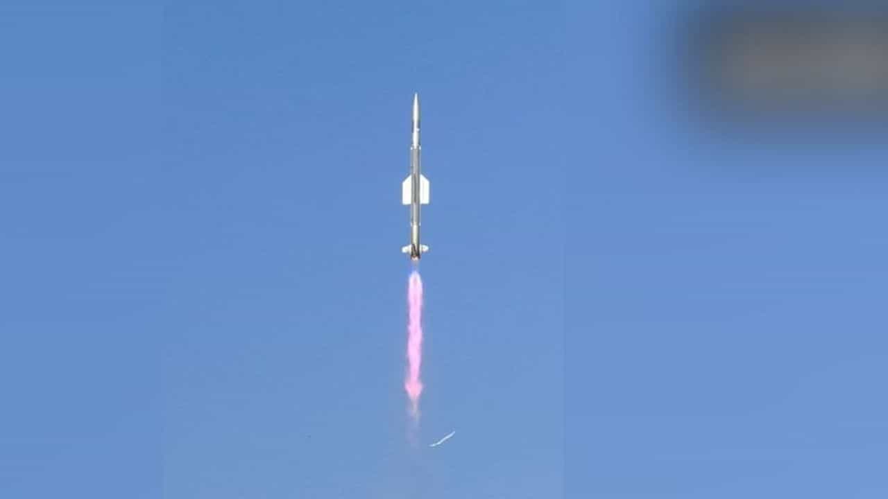 DRDO: જમીનથી હવામાં પ્રહાર કરતી મિસાઈલ VL-SRSAMનું સફળ પરીક્ષણ, કોઈપણ દિશામાંથી આવતા દુશ્મનને નષ્ટ કરવામાં સક્ષમ