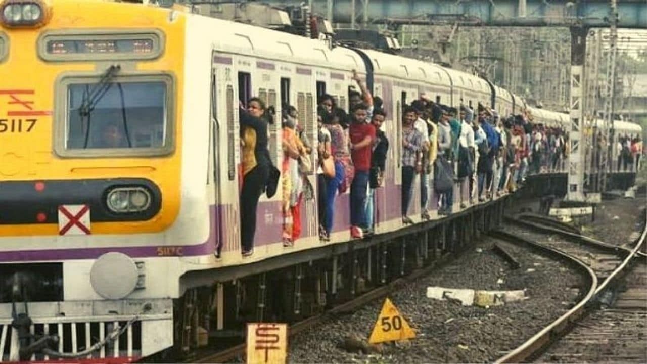 Mumbai Local Train: વેક્સિનેશન વિના મુંબઈ લોકલ ટ્રેનમાં મુસાફરી કરવાની મંજૂરી નહી, મહારાષ્ટ્ર સરકારે બોમ્બે હાઈકોર્ટને કહ્યું