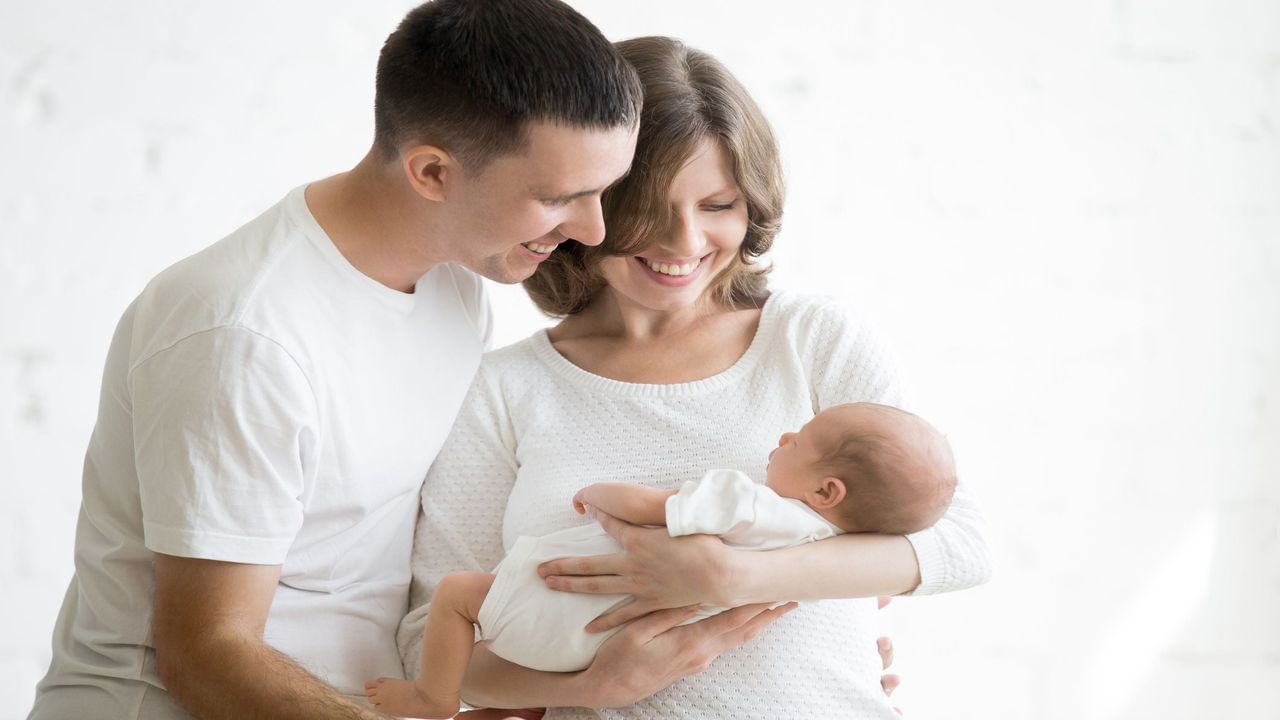 Parenting Tips : નવા માતાપિતા બન્યાના શરૂઆતના 1 વર્ષમાં આવે છે આ પરેશાની