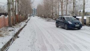 લાહૌલ-સ્પીતિના રસ્તાઓ પર છવાઈ બરફની સફેદ ચાદર, 6 ડિસેમ્બર સુધી વરસાદ અને હિમવર્ષાનું એલર્ટ જાહેર