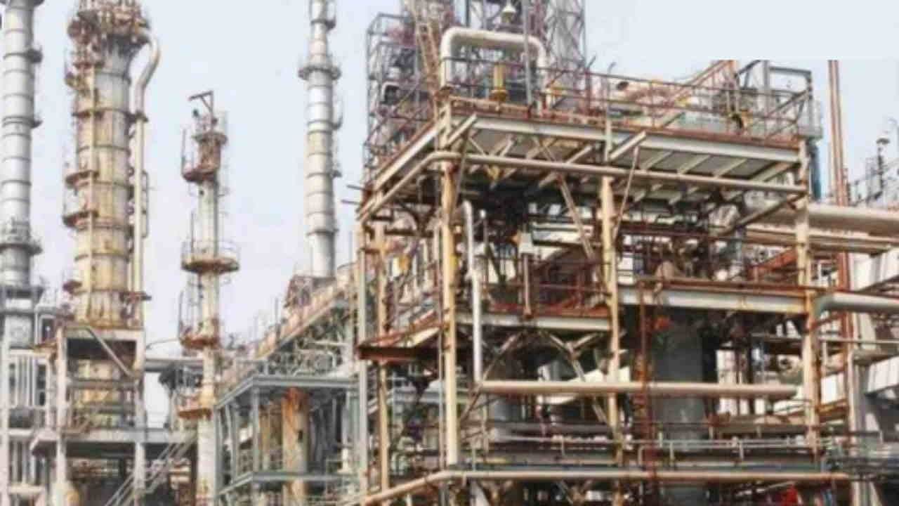 Mumbai: રિફાઈનરીમાંથી શંકાસ્પદ કેમિકલ પાઉડર પડતો જોઈને મચી દહેશત, ફાયર વિભાગ-પોલીસ અને BMCએ સંભાળ્યો મોરચો