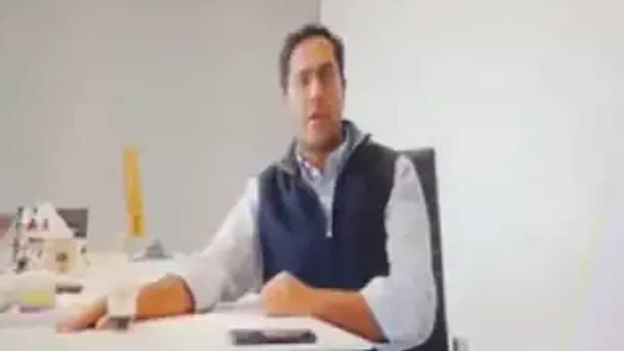 OMG : ઝુમ મીટિંગ દરમિયાન માત્ર ત્રણ મીનિટમાં આ CEOએ 900 કર્મચારીને કર્યા છુટા, કારણ જાણીને તમે પણ ચોંકી જશો !