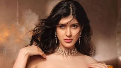 બોલિવુડમાં કોરોના સંક્રમણ યથાવત : કરીના કપૂર બાદ બોલિવુડમાં ડેબ્યુ કરવા જઈ રહેલી આ અભિનેત્રી થઈ સંક્રમિત