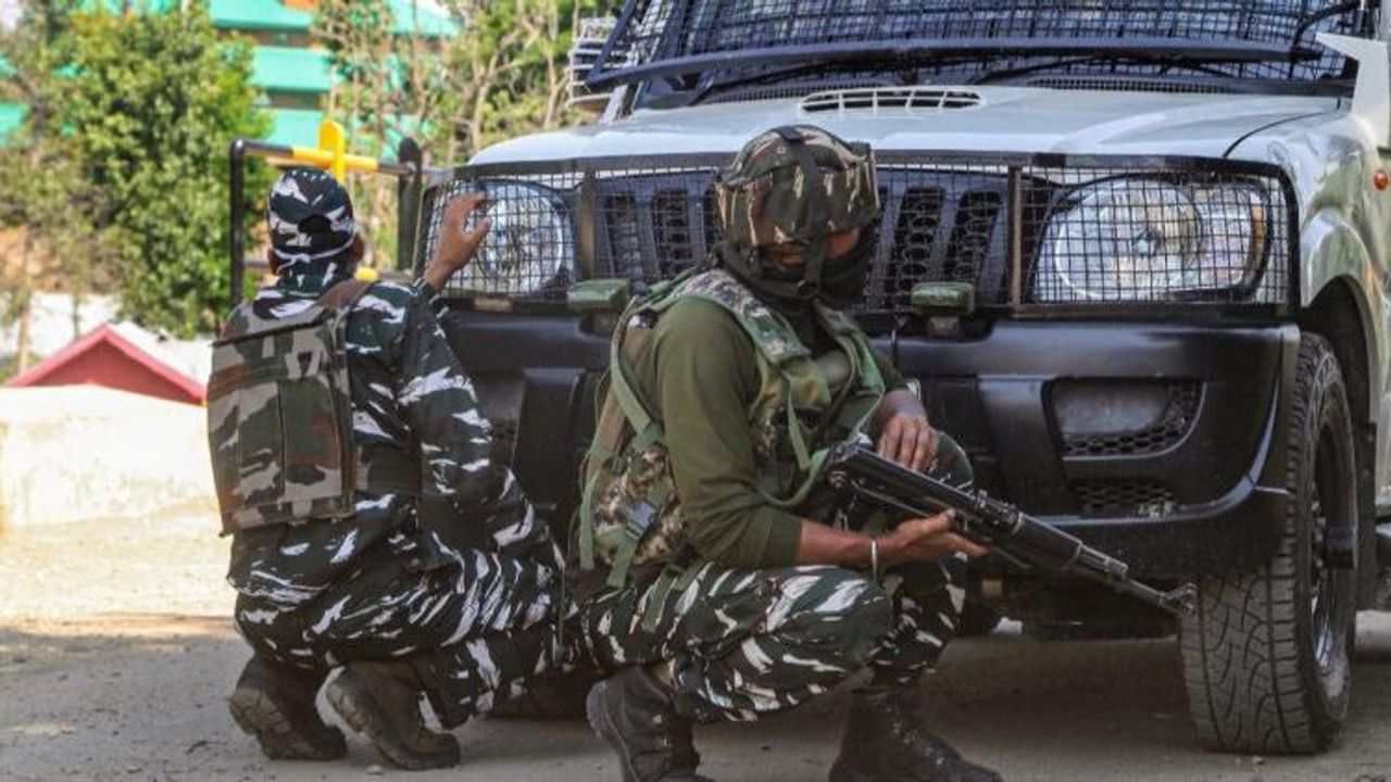 Jammu and Kashmir : શોપિયાં એન્કાઉન્ટરમાં સુરક્ષા દળોએ લશ્કર-એ-તૈયબાના 3 આતંકવાદીઓને ઠેકાણે પાડ્યા