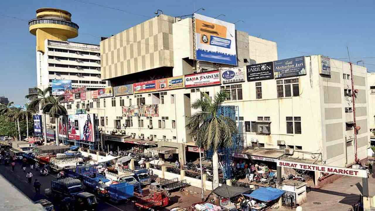 Surat : પંજાબના શાંદલિયા બંધુઓએ સુરતના 13 કાપડ વેપારીઓને લાખો રૂપિયાનો ચૂનો ચોપડ્યો