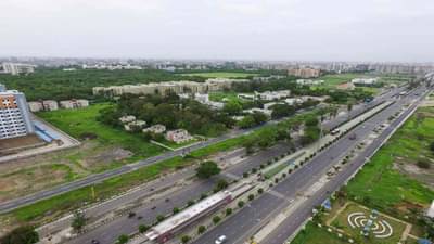 Surat : કોર્પોરેશને યુનિવર્સીટી પાસે 19 કરોડની જમીન સંપાદન કરી હવે 6.44 કરોડ આપવા તૈયારી બતાવતા વિવાદ