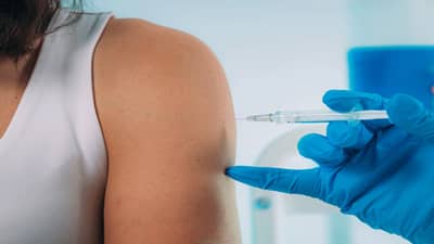 SURAT : અત્યારસુધી 70 હજાર લોકોએ ફ્રી તેલનો લાભ લઇ વેકસિન લીધી, આગામી અઠવાડિયે પાલિકા વેકસીનેશન ઝુંબેશ તેજ બનાવશે