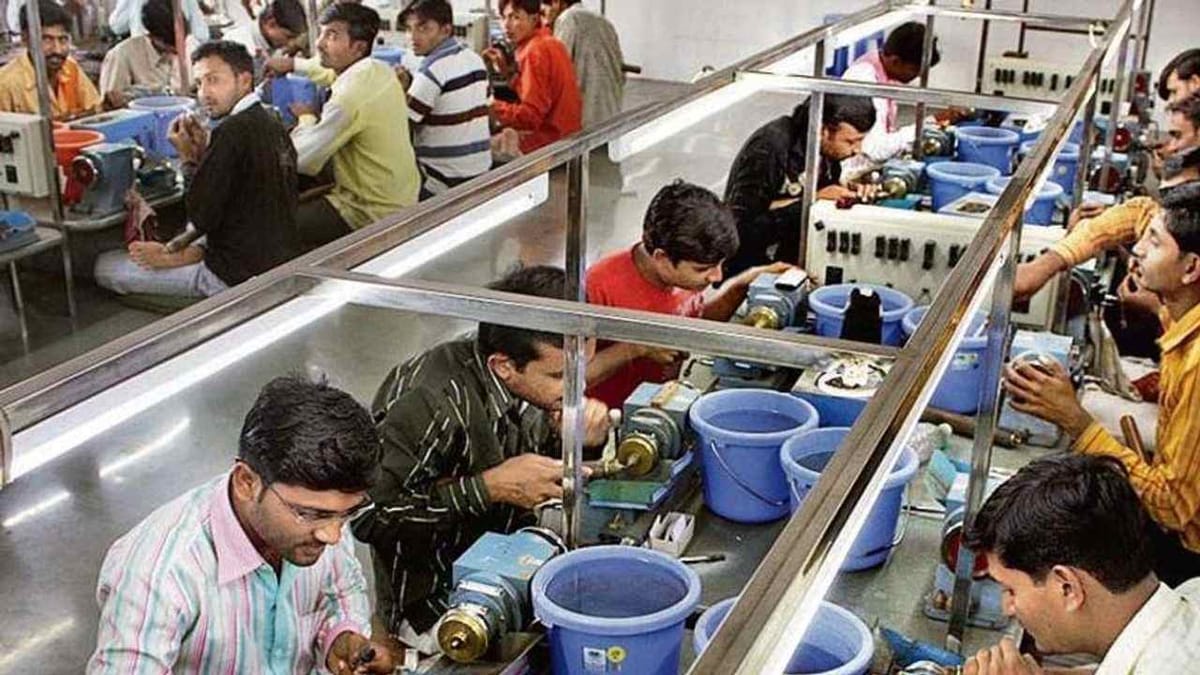 Surat : હીરા ઉધોગકારોની પરેશાનીમાં વધારો, રફ હીરાના ભાવવધારાથી ઉત્પાદન કાપ