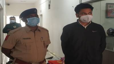 કરોડોનો ખેલ..CBIની રેડ : ઇલેક્ટ્રોથર્મના ડાયરેકટર શૈલેષ ભંડારીને ત્યાં CBIની રેડ, વિદેશી દારૂ અને રદ્દ ચલણી નોટો જપ્ત