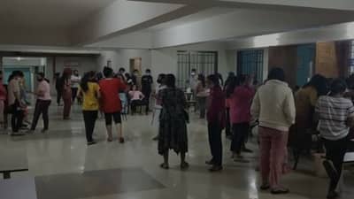 SURAT : આજે બપોર સુધીમાં જ શહેરમાં કોરોનાના 390 કેસ નોંધાયા, ઉકા તરસાડિયા યુનિ.માં કોરોનાનો રાફડો ફાટ્યો