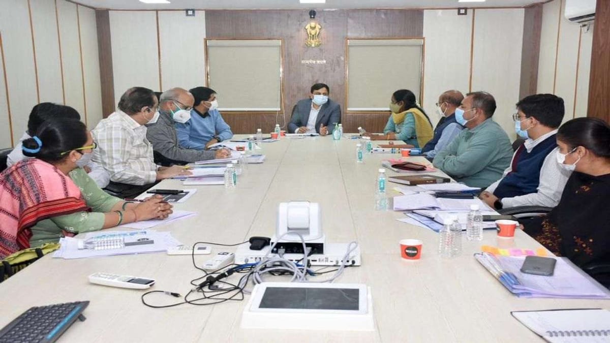 Kutch: કોરોના સામે લડવા કચ્છનું તંત્ર સજ્જ, પ્રભારી સચિવે કરી તૈયારીઓની સમીક્ષા