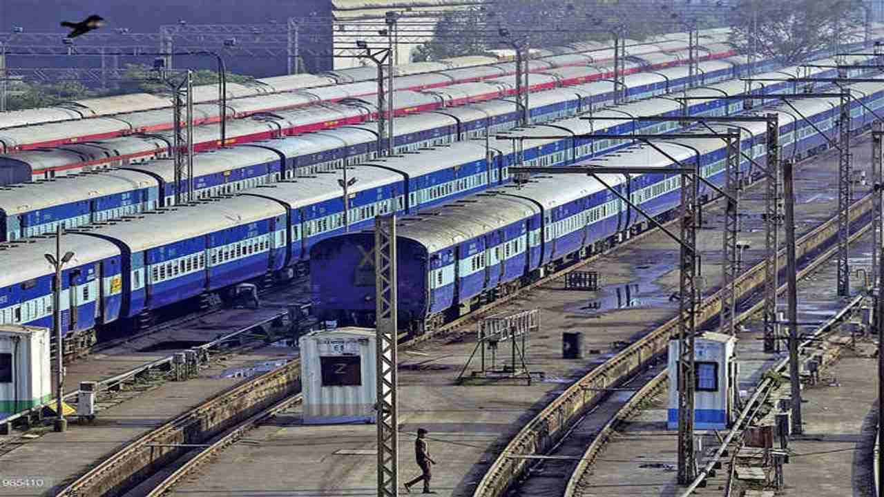 Trains Cancelled: Indian Railwaysએ રદ કરી 385 જેટલી ટ્રેન, આ રીતે ચેક કરો લિસ્ટ
