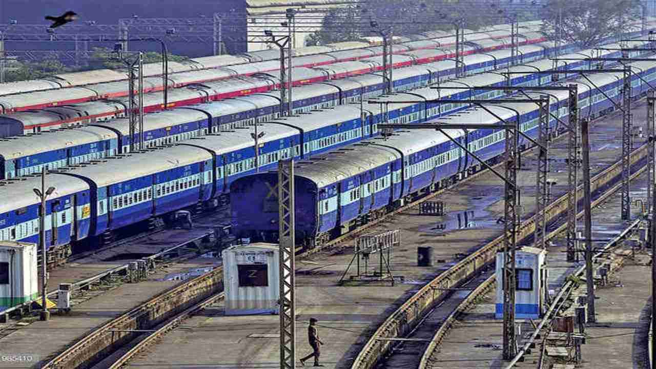 Trains Cancelled: Indian Railwaysએ રદ કરી 385 જેટલી ટ્રેન, આ રીતે ચેક કરો લિસ્ટ