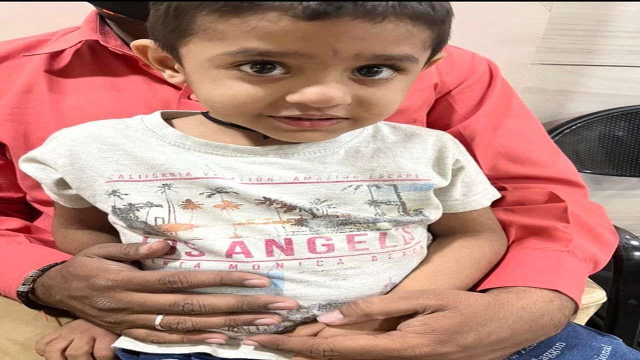 Rajkot: બાળકોના માતા-પિતા માટે આંખ ઉઘાડનારો કિસ્સો, બાળકના નાકમાં ઊંડે ઉતરી ગયો મેટલનો બોલ્ટ, પછી શું થયુ જુઓ આ વીડિયોમાં