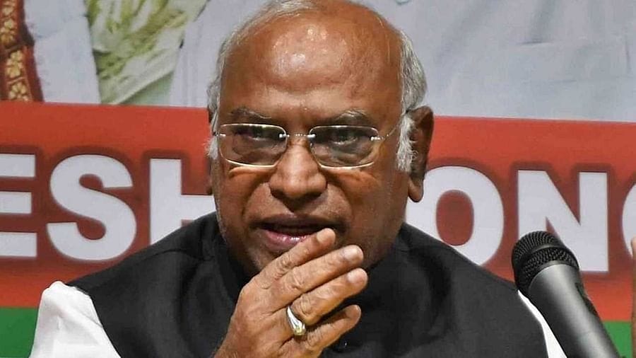 Assembly Election: ચૂંટણી પંચે પાંચ રાજ્યોની વિધાનસભા ચૂંટણીમાં નિષ્પક્ષ રીતે કામ કરવું જોઈએ, કોંગ્રેસ નેતા મલ્લિકાર્જુન ખડગેએ કરી વિનંતી