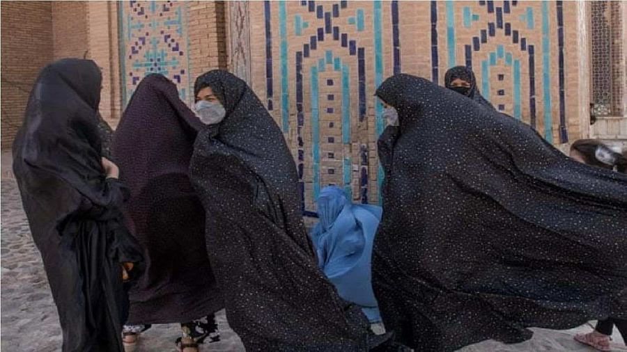 અફઘાનિસ્તાનમાં મહિલાઓ માટે હિજાબ પહેરવું ફરજિયાત, તાલિબાનની ધાર્મિક પોલીસે જાહેર કર્યુ ફરમાન
