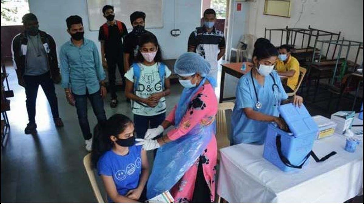 વેક્સિનેશન માટે અમદાવાદમાં 15થી 17 વર્ષના 90 હજાર કિશોરોને શોધવા એ એએમસી માટે માથાનો દુખાવો થઈ પડ્યો