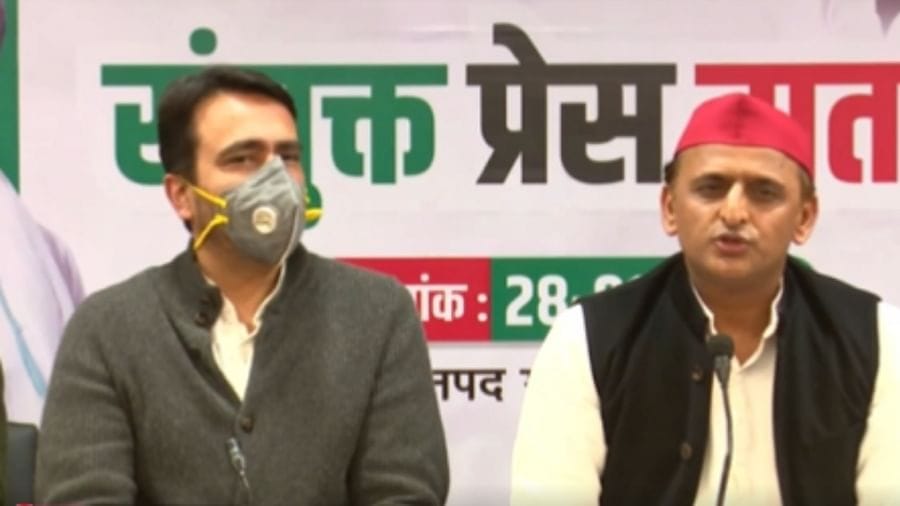 UP Election: મુઝફ્ફરનગરમાં જયંત સાથે સંયુક્ત પ્રેસ કોન્ફરન્સમાં અખિલેશે કહ્યું- અમે બંને ખેડૂતોના પુત્ર છીએ, કોઈ કાળો કાયદો લાગુ નહીં થવા દઈએ