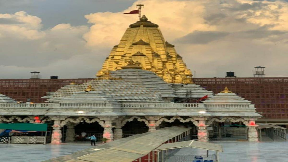 અંબાજી મંદિર બંધ રહેતા ચાર દિવસમાં 17.20 લાખ લોકોએ કર્યા ઓનલાઈન દર્શન, દાન પણ ડીઝટલ બન્યું