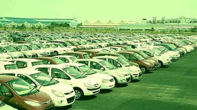 ઓટો સેક્ટરમાં શા માટે તોળાય રહ્યુ છે સંકટ, સતત ચોથા મહીને ઘટ્યુ વેચાણ, હવે આગળ શું થશે ?