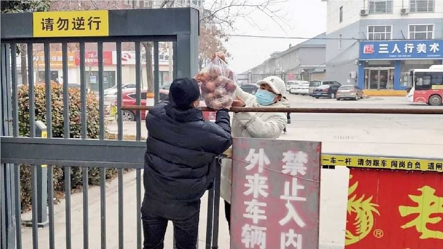 ચીનમાં અચાનક લાગ્યુ લૉકડાઉન, બ્લાઇન્ડ ડેટ પર ગયેલી મહિલા આ રીતે ફસાઇ ગઇ