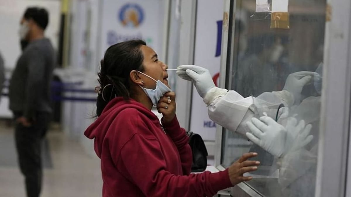 નિષ્ણાતોનો દાવો - ખતરો હજી ટળ્યો નથી ! આગામી 14 દિવસમાં કોરોનાની ટોચ આવશે, R-વેલ્યુમાં ઘટાડો થશે