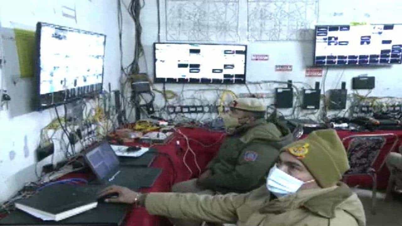 Republic Day 2022 : ગણતંત્ર દિવસ સમારોહ માટે દિલ્લી પોલીસે ગોઠવી ખાસ સુરક્ષા વ્યવસ્થા, હોટસ્પોટ ઉપર લગાવ્યા FRS કેમેરા