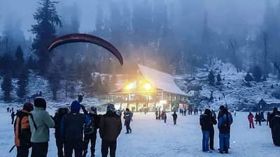 દેશમાં ઠંડીનો ત્રિપલ એટેક, ભારે હિમવર્ષાના કારણે પર્વતો થીજી ગયા, 16 રાજ્યમાં ભારે વરસાદની આશંકા, જાણો ઠંડીની સ્થિતિ