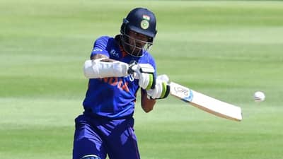 IND vs SA: દક્ષિણ આફ્રિકા સામે વન ડે સિરીઝમાં શિખર ધવને ગબ્બર સ્વરુપ દર્શાવ્યુ, હવે ટીમ મેનેજમેન્ટ માટે નવી સમસ્યા