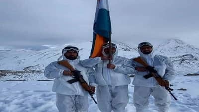 Video: કડકડતી ઠંડીમાં ITBP જવાનોમાં Republic Day 2022નો ઉત્સાહ, હિમવીરોએ માઈનસ 35 ડિગ્રીમાં તિરંગો ફરકાવ્યો