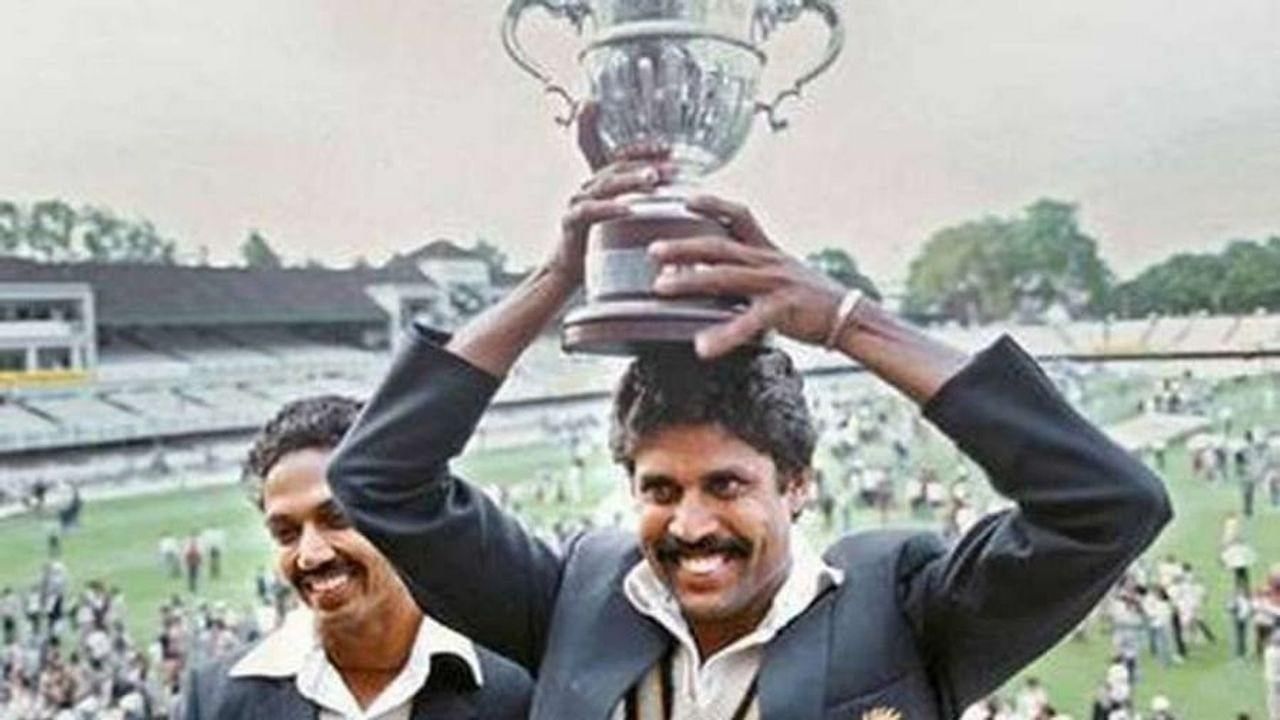 ક્રિકેટમાં ભારતને પ્રથમ વિશ્વ કપ જીતાડનાર કેપ્ટન કપિલ દેવને ભારતીય સેના દ્વારા લેફ્ટનન્ટ કર્નલ તરીકે નિયુક્ત કરવામાં આવ્યા હતા. 1983માં ભારતે વર્લ્ડ કપ જીત્યાના ઘણા વર્ષો બાદ કપિલને 2008માં આ સન્માન મળ્યું હતું.