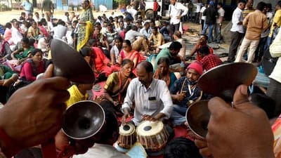 MSRTC Strike: મહારાષ્ટ્ર સ્ટેટ ટ્રાન્સપોર્ટના કર્મચારીઓની હડતાલને કોરોનાનું કલંક, પોલીસે આઝાદ મેદાનમાંથી ઉઠાવ્યા