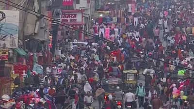 Maharashtra: નાગપુરના સીતાબુલડી બજારમાં કોરોના નિયમોનો ખુલ્લેઆમ થયો ભંગ, કડક નિયમો હોવા છતા ખરીદી કરવા ઉમટી હજારોની ભીડ