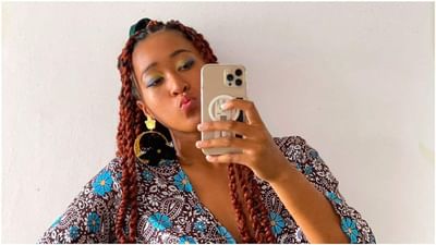 જાપાનની ટેનિસ સ્ટાર નાઓમી ઓસાકા (Naomi Osaka) ફરીથી વિશ્વની સૌથી વધુ કમાણી કરનાર મહિલા એથ્લેટ બની ગઈ છે. ફોર્બ્સ (Forbes) દ્વારા બહાર પાડવામાં આવેલી તેની નવી યાદીમાં આ દાવો કરવામાં આવ્યો છે. ગયા વર્ષે ઓસાકાની કમાણી $57.3 મિલિયન હતી. તેણે આ કમાણી ઈનામી રકમ અને રમતગમતમાંથી મળેલા સમર્થન દ્વારા મેળવી હતી.