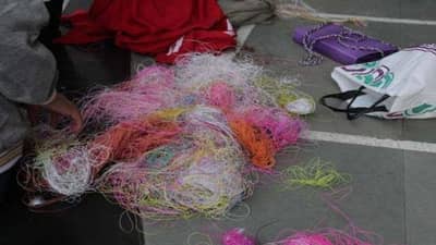 સુરતમાં નવી સ્કીમ, 1 કિલો પતંગની દોરીની ગુંચ લાવનારને અને 1 કિલો લોચો મફત!