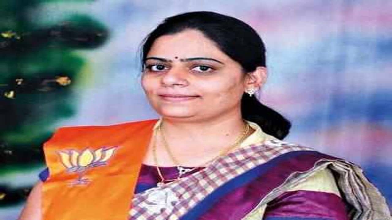 Panchmahal: પ્રધાન નિમિષા સુથારનો RTPCR રિપોર્ટ પોઝિટીવ આવ્યો, નિવાસસ્થાને સેલ્ફ ક્વોરોન્ટાઇન થયા