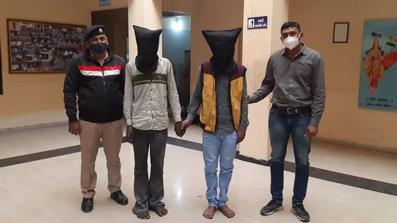 Ahmedabad: ઓઢવમાં મહિલા સાથે દુષ્કર્મ, મહિલાએ પ્રતિકાર કરતા કર્યો હુમલો, પોલીસે બન્ને આરોપીને ઝડપી પાડ્યા