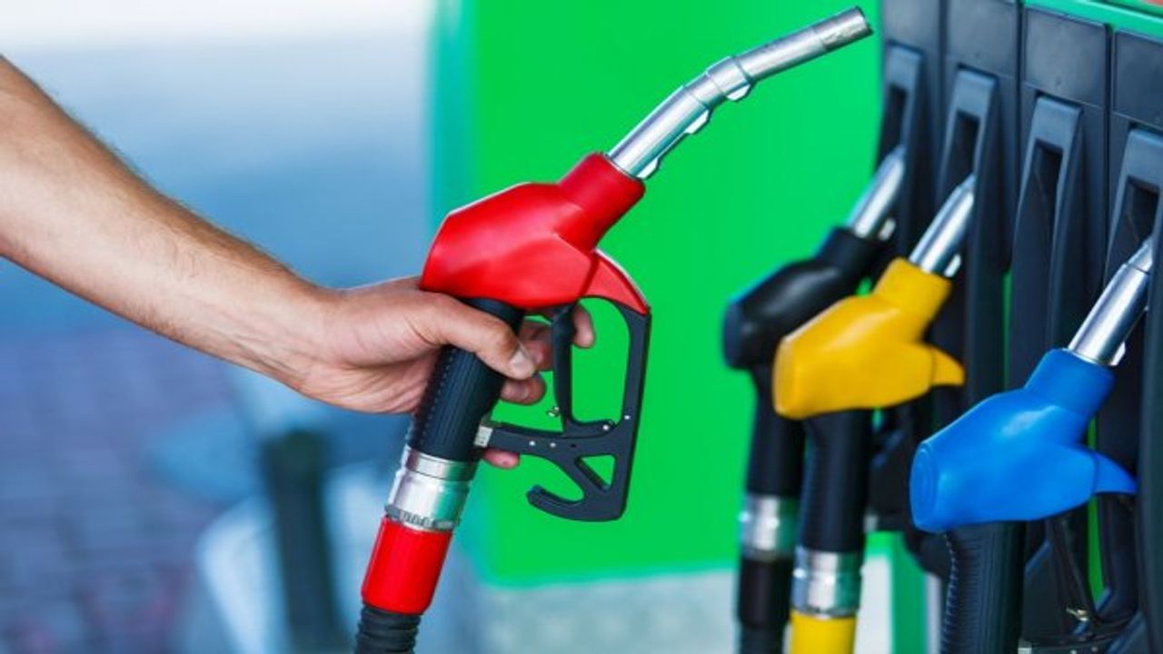 Petrol Diesel Price Today : આંતરરાષ્ટ્રીય બજારમાં ફરી ક્રૂડના ભાવમાં ભડકો, શું તમારા વાહનનું ઇંધણ મોંઘુ થશે? જાણો આજના રેટ