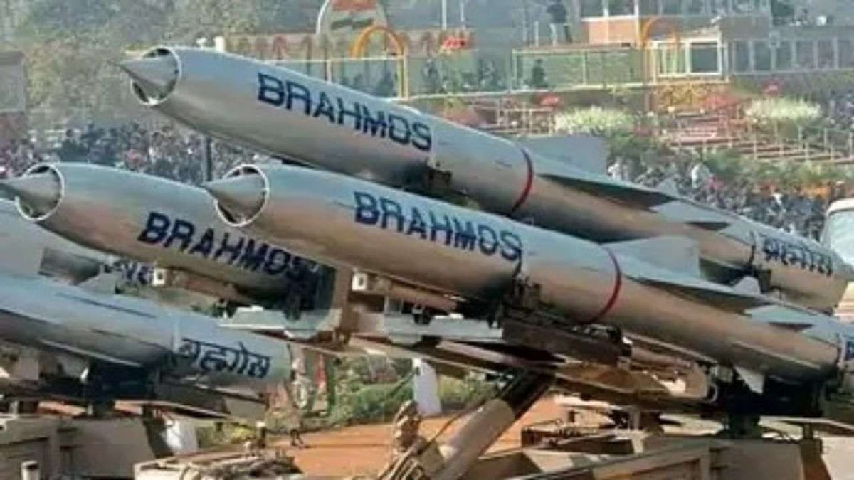 BrahMos: ફિલિપાઈન્સ ભારત પાસેથી બ્રહ્મોસ મિસાઈલ ખરીદી રહ્યું છે, આજે બંને દેશો વચ્ચે 375 મિલિયન ડોલરની ડીલ થશે BrahMos: ફિલિપાઈન્સ ભારત પાસેથી બ્રહ્મોસ મિસાઈલ ખરીદી રહ્યું છે, આજે બંને દેશો વચ્ચે 375 મિલિયન ડોલરની ડીલ થશે
