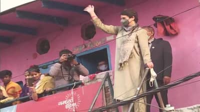 Uttar Pradesh Election: નોઈડામાં પ્રિયંકા ગાંધીએ ઘરે-ઘરે જઈને કોંગ્રેસના ઉમેદવાર માટે વોટ માંગ્યા, વિરોધીઓ પર કર્યા પ્રહાર