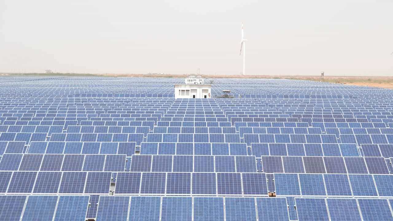 જો તમે સોલાર પ્લાન્ટ લગાડવા માંગો છો તો સરકાર આપી રહી છે 40 % સબસિડી, જાણો સમગ્ર વિગત