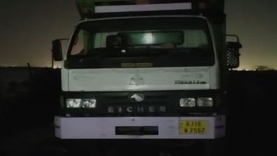 સુરત : તાપી નદીમાંથી ગેરકાયદે રેતીખનન ઝડપાયું, એક આરોપી સહિત કુલ 14 લાખનો મુદ્દામાલ ઝડપાયો