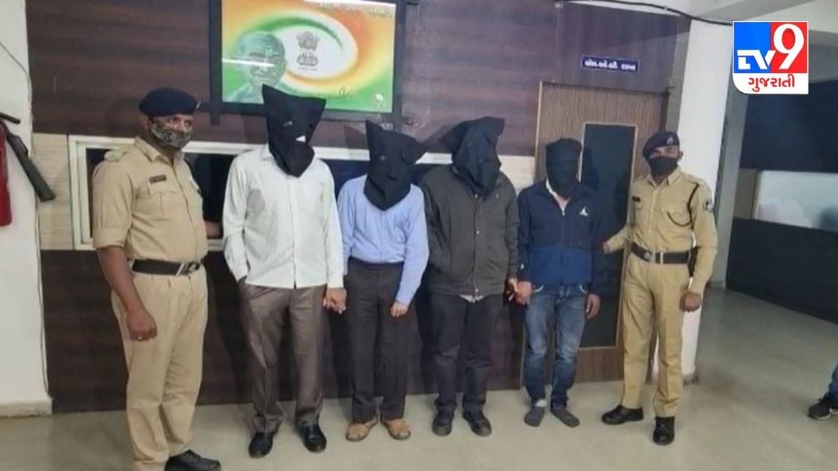 Surat : કેમિકલ ગેસ લીક કેસમાં ક્રાઇમ બ્રાંચે મુંબઈની કંપનીના ત્રણ અધિકારીઓની ધરપકડ કરી