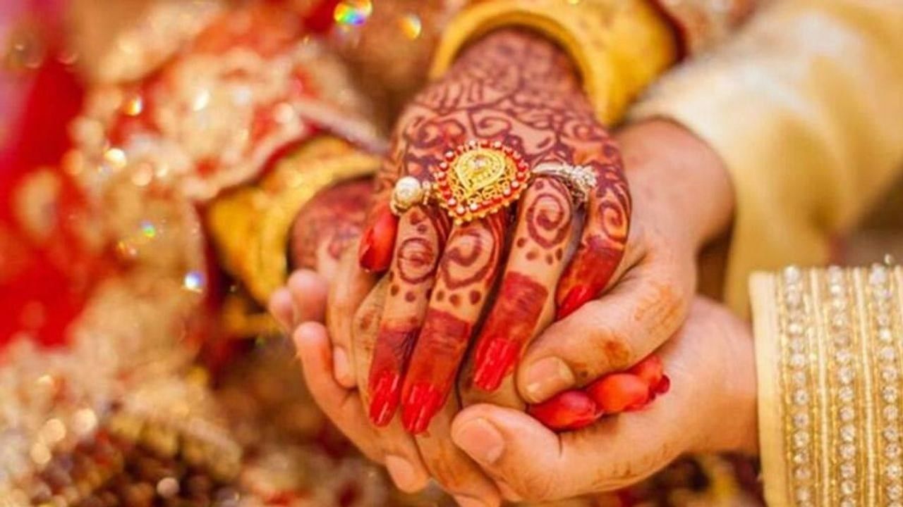 Online Wedding: ઘરે બેઠા જમણવાર અને ગૂગલ મીટથી હાજરી, મહામારી વચ્ચે અનોખા લગ્ન