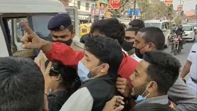 Bengal School Reopening: બંગાળમાં શાળા-કોલેજ ખોલવાની માંગ વધુ ઉગ્ર બની, વિદ્યાર્થી સંગઠનોએ કર્યો વિરોધ, પોલીસ સાથે થયું ઘર્ષણ