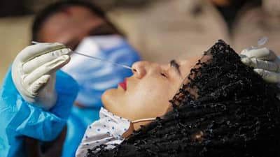 Delhi Corona Update: દિલ્હીમાં કોરોનાના નવા કેસ 22 હજારને પાર, એક દિવસમાં 17 લોકોના મોતથી ચિંતા વધી