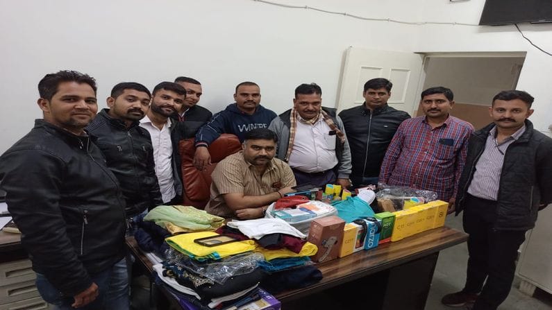 Ahmedabad: પોલીસે બારોબાર પાર્સલ વેચી દેતા ડીલીવરી બોયની કરી ધરપકડ, કેટલોક મુદામાલ પણ કર્યો કબજે