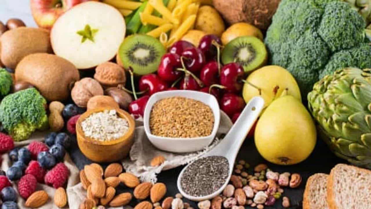 Winter Superfoods: શિયાળામાં રોગપ્રતિકારક શક્તિ વધારવા માટે આ 10 સુપરફૂડ્સને ડાયેટમાં કરો સામેલ