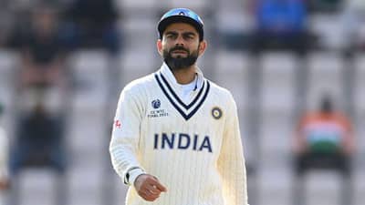 Virat Kohli: ભારતમાં પગ મુકતા જ વિરાટ કોહલીની ટેસ્ટ કેપ્ટનશીપ છીનાવાઇ જવાની હતી, આબરુ બચાવવા ધર્યુ હતુ રાજીનામુ!