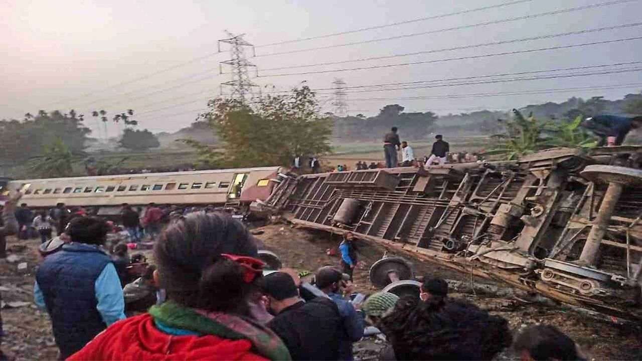 Bengal Train Accident: રેલવે મંત્રી આજે પહોંચશે ઘટનાસ્થળે, PM મોદી સહિત ઘણા મુખ્યપ્રધાનોએ મમતા બેનર્જી સાથે કરી વાત